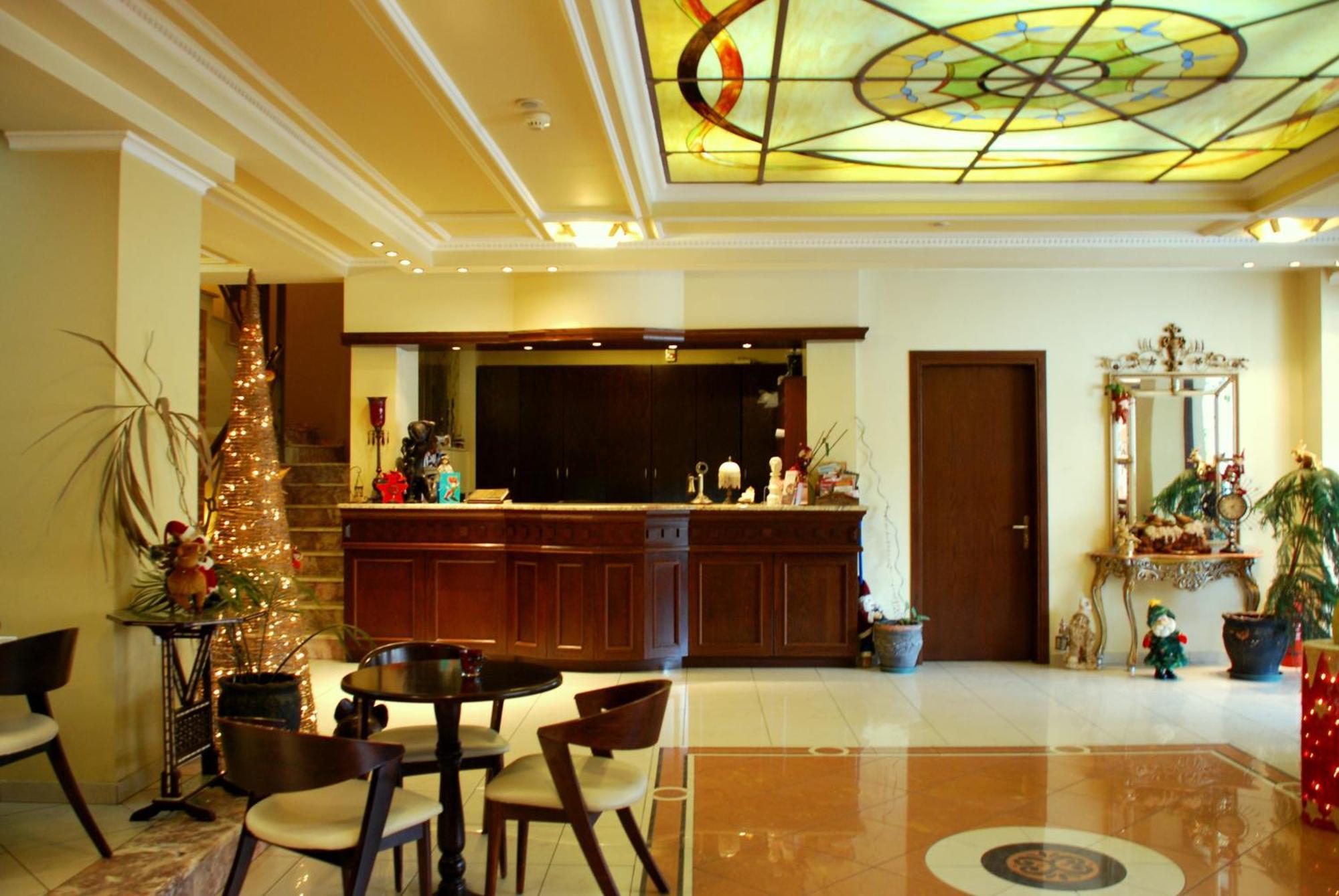 Hotel Pella Джаница Екстериор снимка