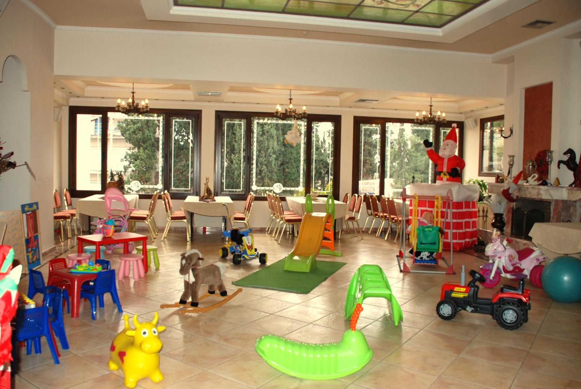 Hotel Pella Джаница Екстериор снимка