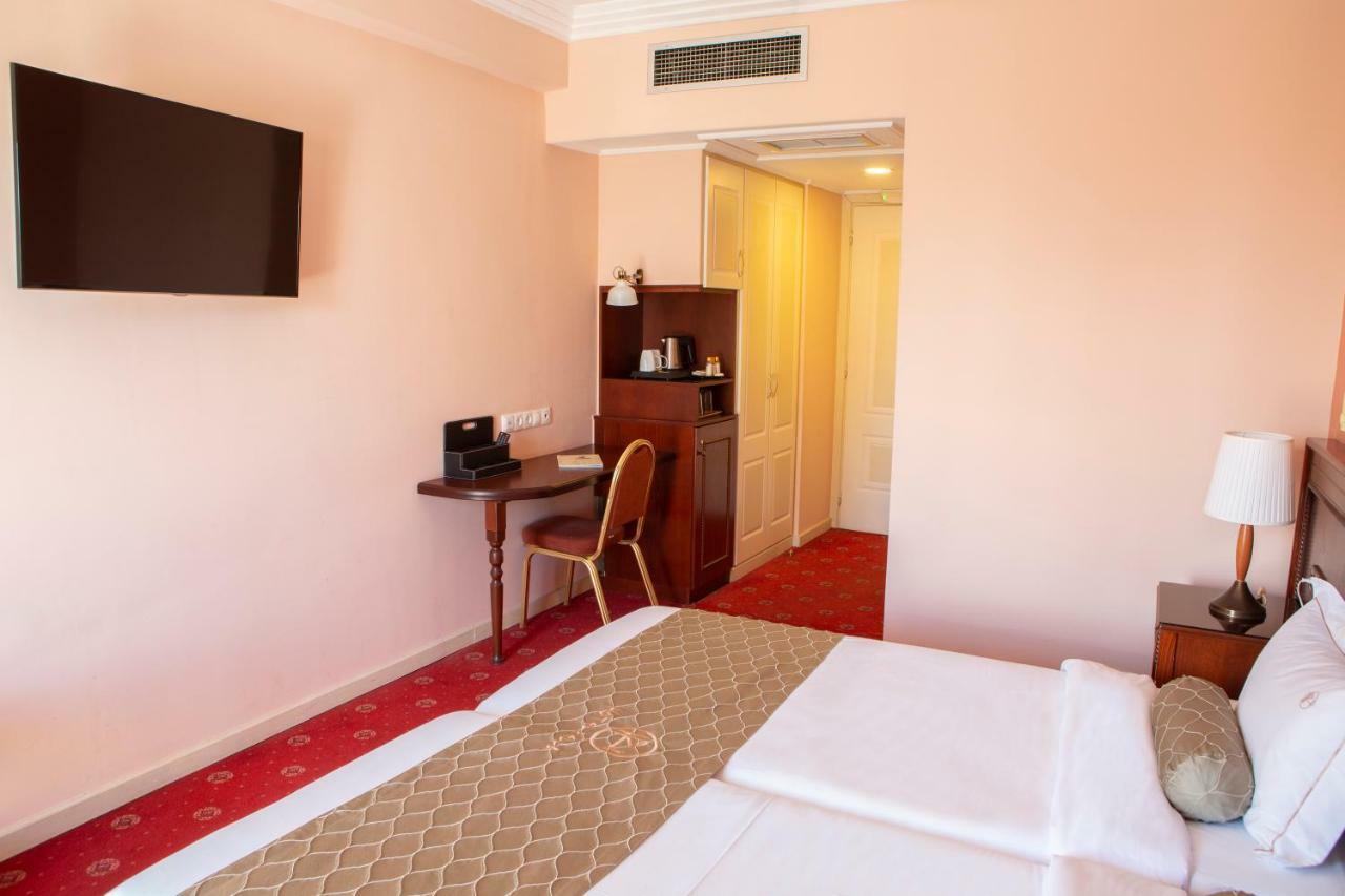 Hotel Pella Джаница Екстериор снимка