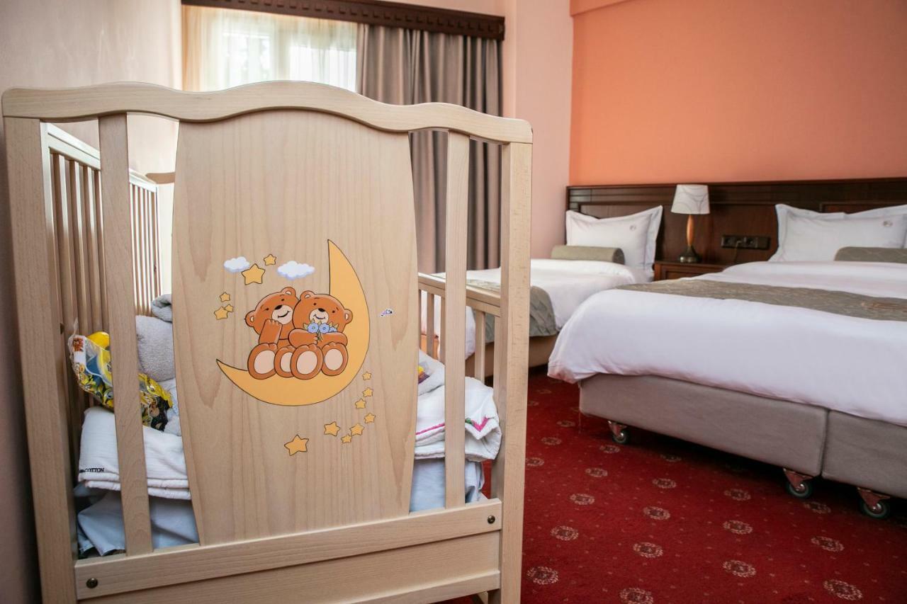 Hotel Pella Джаница Екстериор снимка