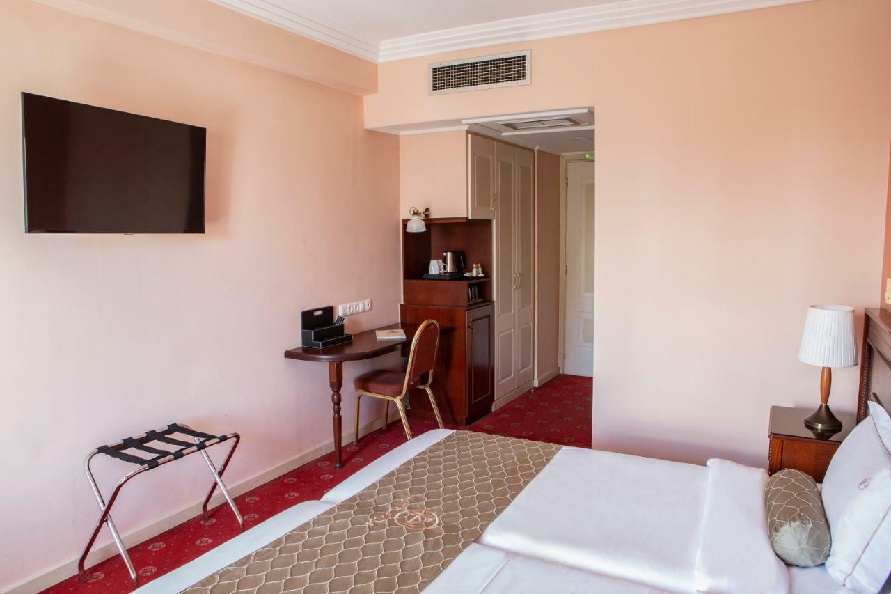 Hotel Pella Джаница Екстериор снимка