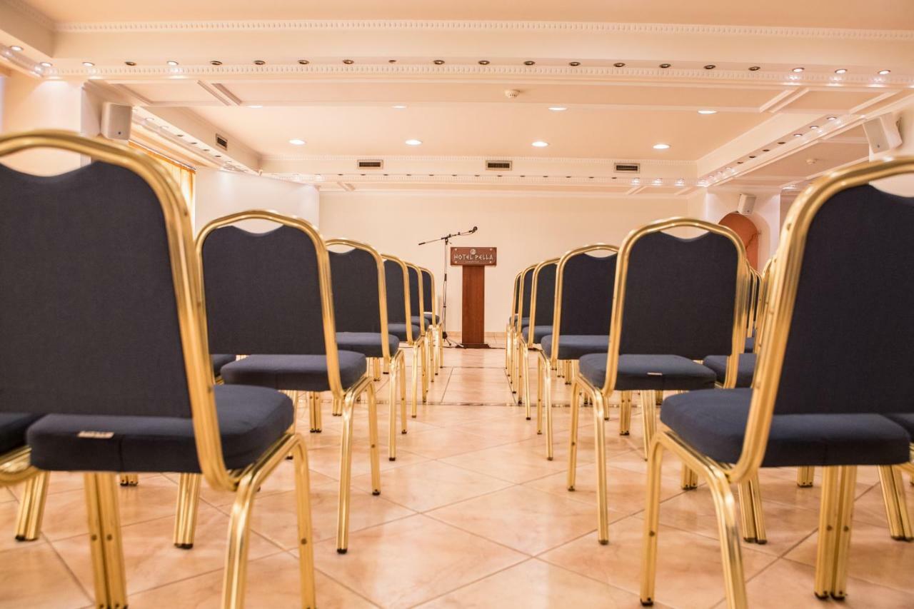 Hotel Pella Джаница Екстериор снимка