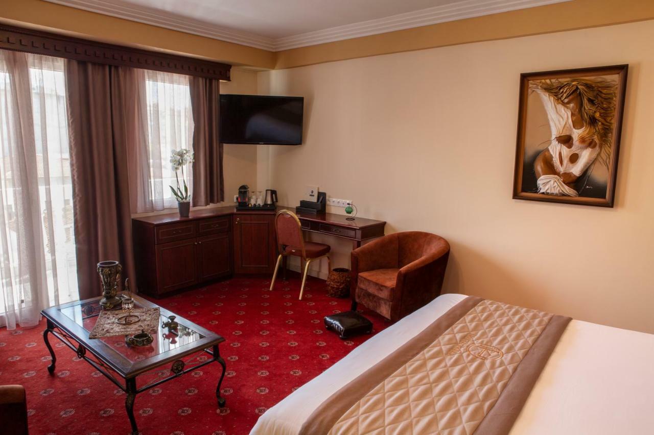 Hotel Pella Джаница Екстериор снимка