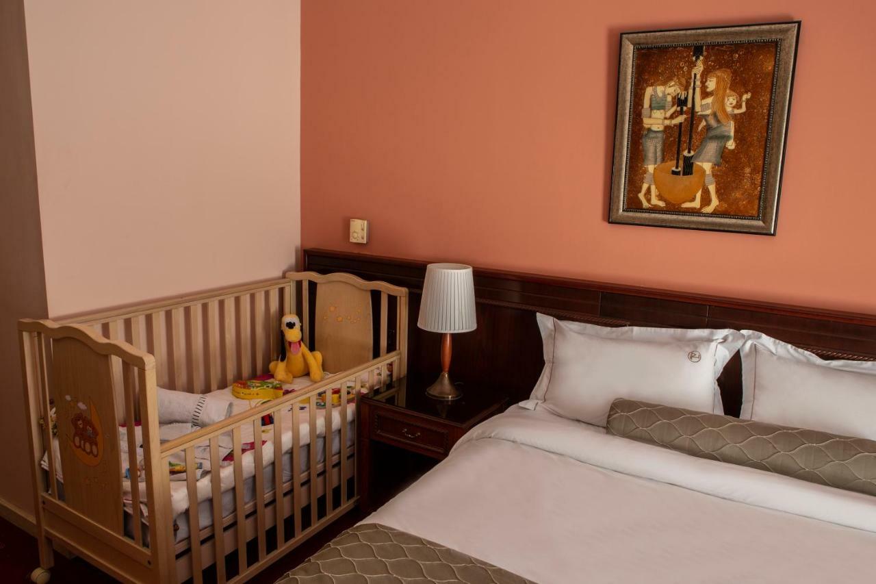 Hotel Pella Джаница Екстериор снимка