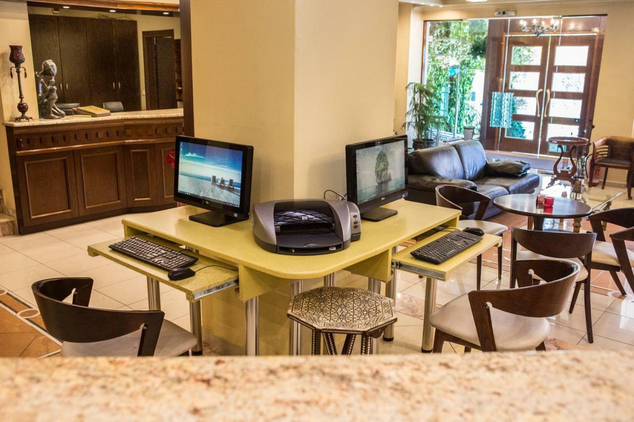 Hotel Pella Джаница Екстериор снимка