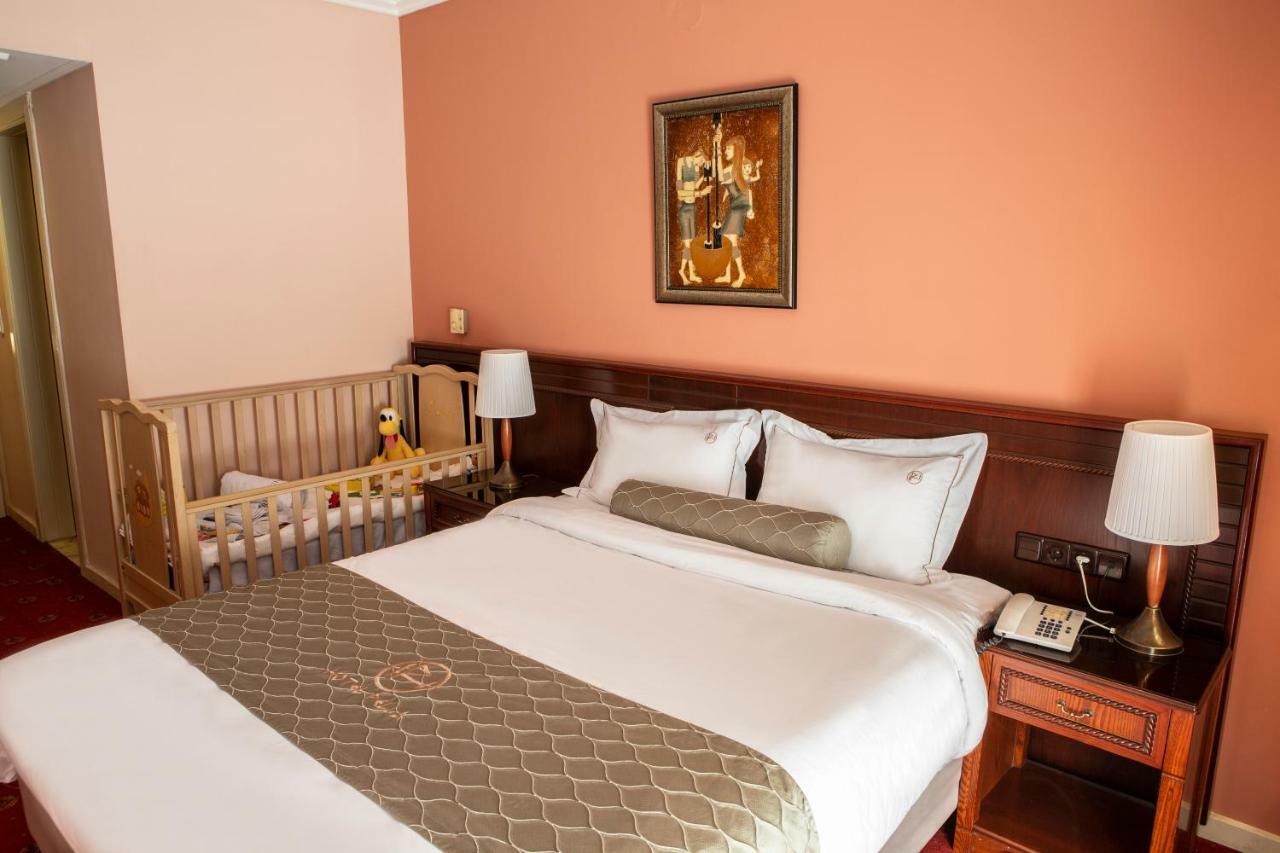 Hotel Pella Джаница Екстериор снимка